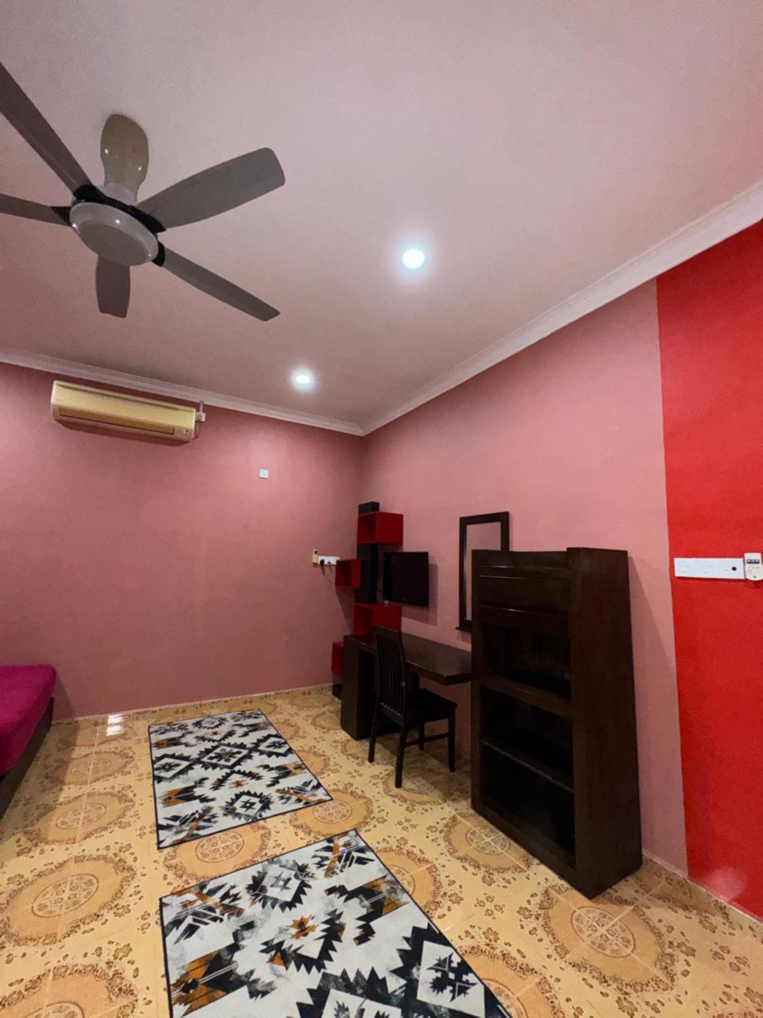 פנתאי צנאנג Cenang Room Rahsia Motel מראה חיצוני תמונה
